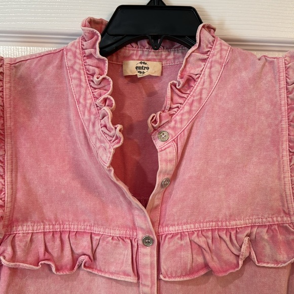 Pink washed denim sleeveless top with ruffles - Picture 2 of 6